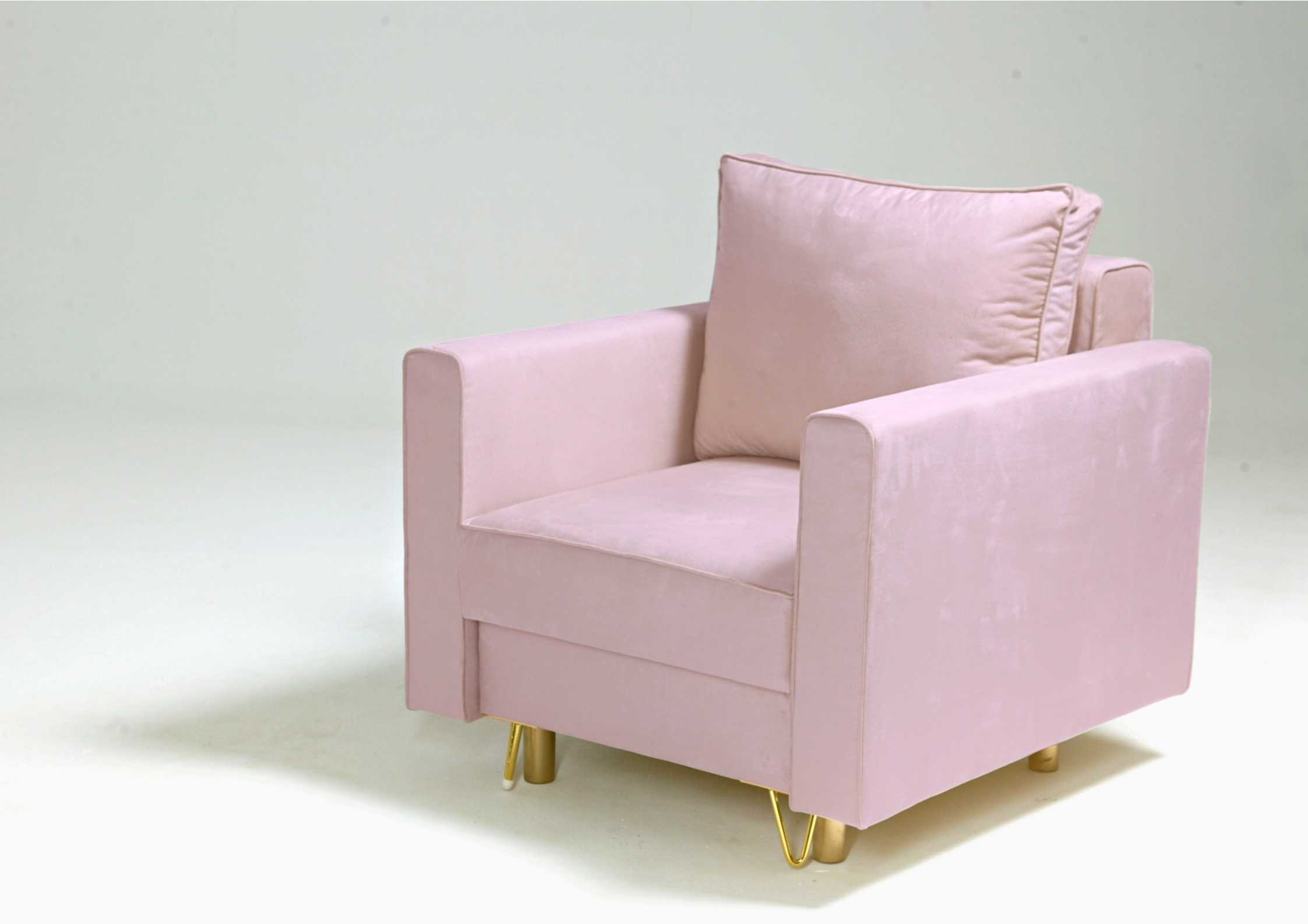 Różowy fotel na złotych nogach DES